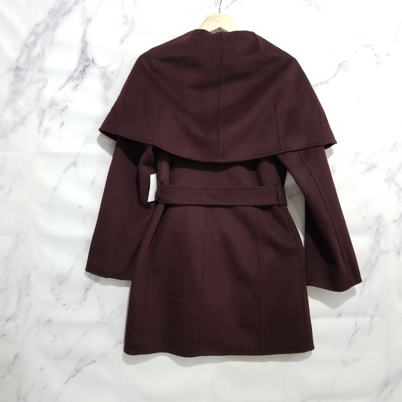 TAHARI Open Jacket with belt and cape hoodie, size Medium - Picture 8 of 8